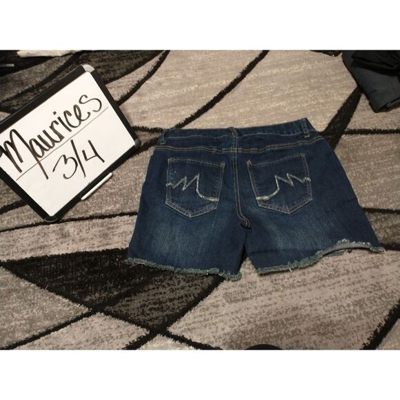 Maurices fringed jean shorts w/side slit 3/4 * - Picture 2 of 3